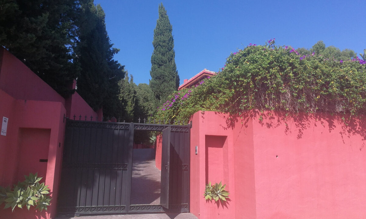 Detached Villa for sale in Málaga Estepona Costa del Sol Spain - Jacques Olivier Marbella