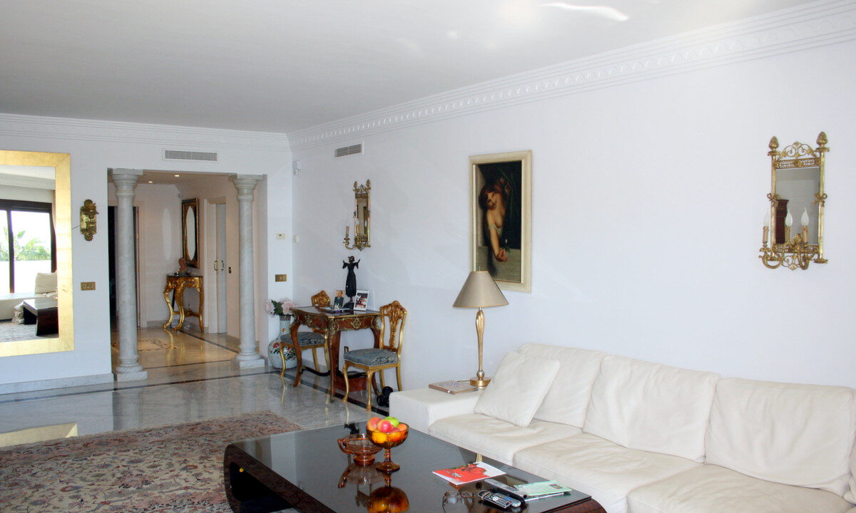 Middle Floor Apartment for sale in Málaga Sierra Blanca Costa del Sol Spain - Jacques Olivier Marbella