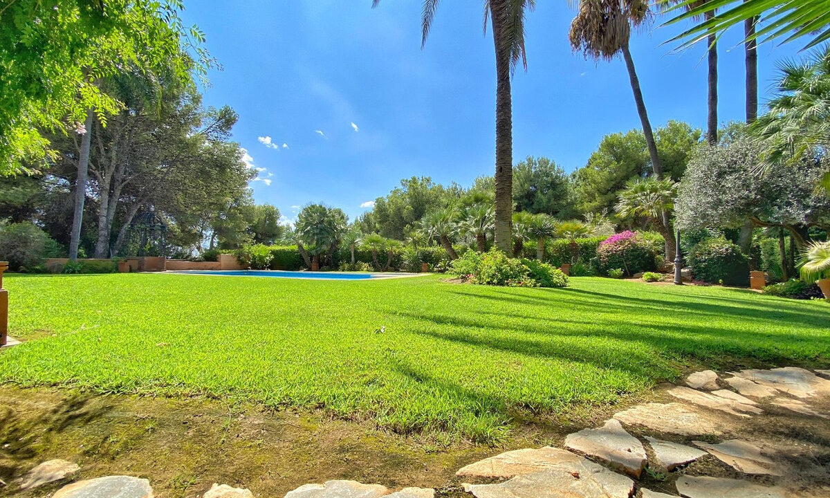 Detached Villa for sale in Málaga Sierra Blanca Costa del Sol Spain - Jacques Olivier Marbella