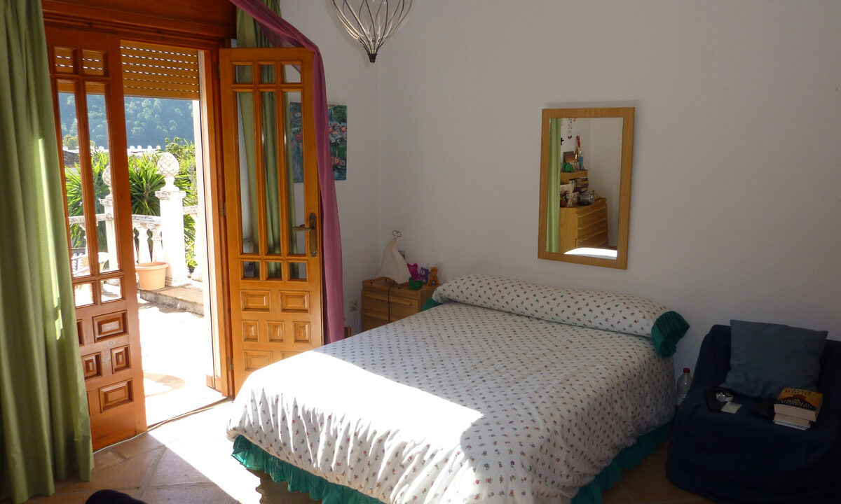 Detached Villa for sale in Málaga Benahavís Costa del Sol Spain - Jacques Olivier Marbella