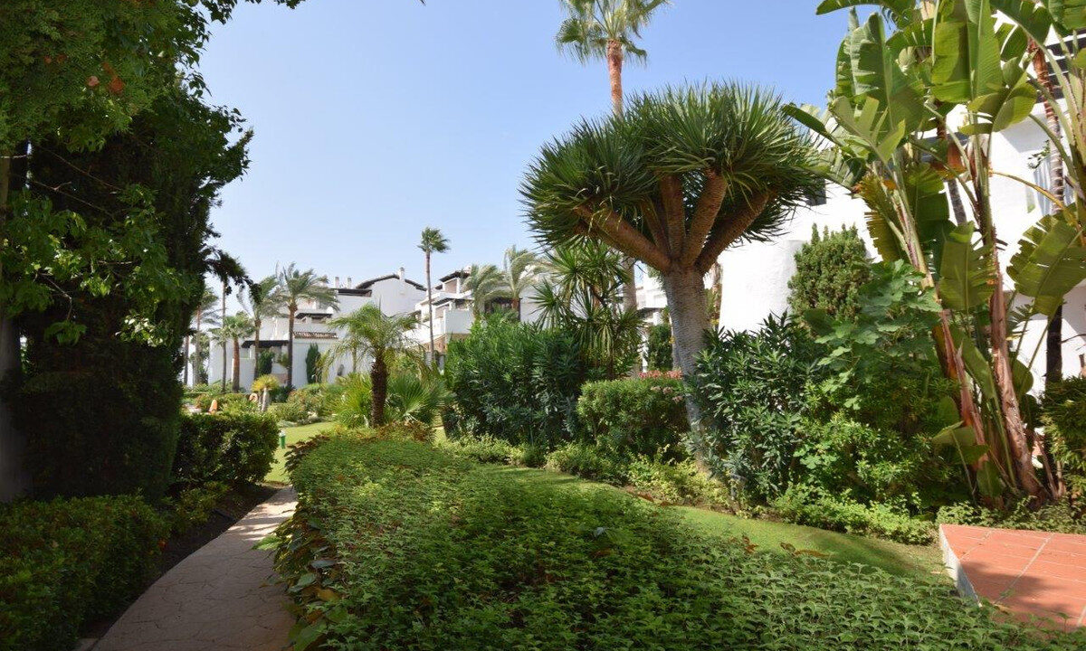 Middle Floor Apartment for sale in Málaga Costalita Costa del Sol Spain - Jacques Olivier Marbella