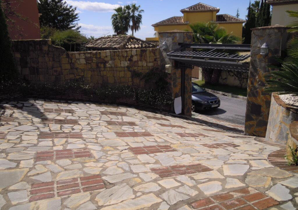 Detached Villa for sale in Málaga La Quinta Costa del Sol Spain - Jacques Olivier Marbella