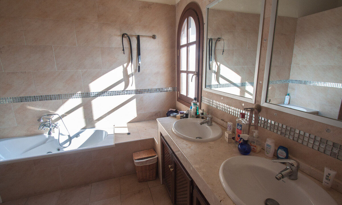 Finca - Cortijo for sale in Málaga Casares Costa del Sol Spain - Jacques Olivier Marbella