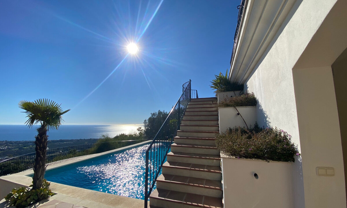 Detached Villa for sale in Málaga Altos de los Monteros Costa del Sol Spain - Jacques Olivier Marbella