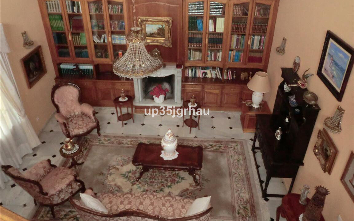 Detached Villa for sale in Málaga Estepona Costa del Sol Spain - Jacques Olivier Marbella