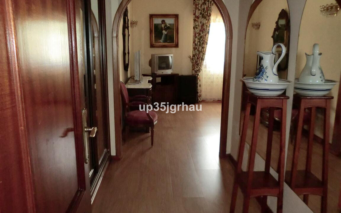 Detached Villa for sale in Málaga Estepona Costa del Sol Spain - Jacques Olivier Marbella