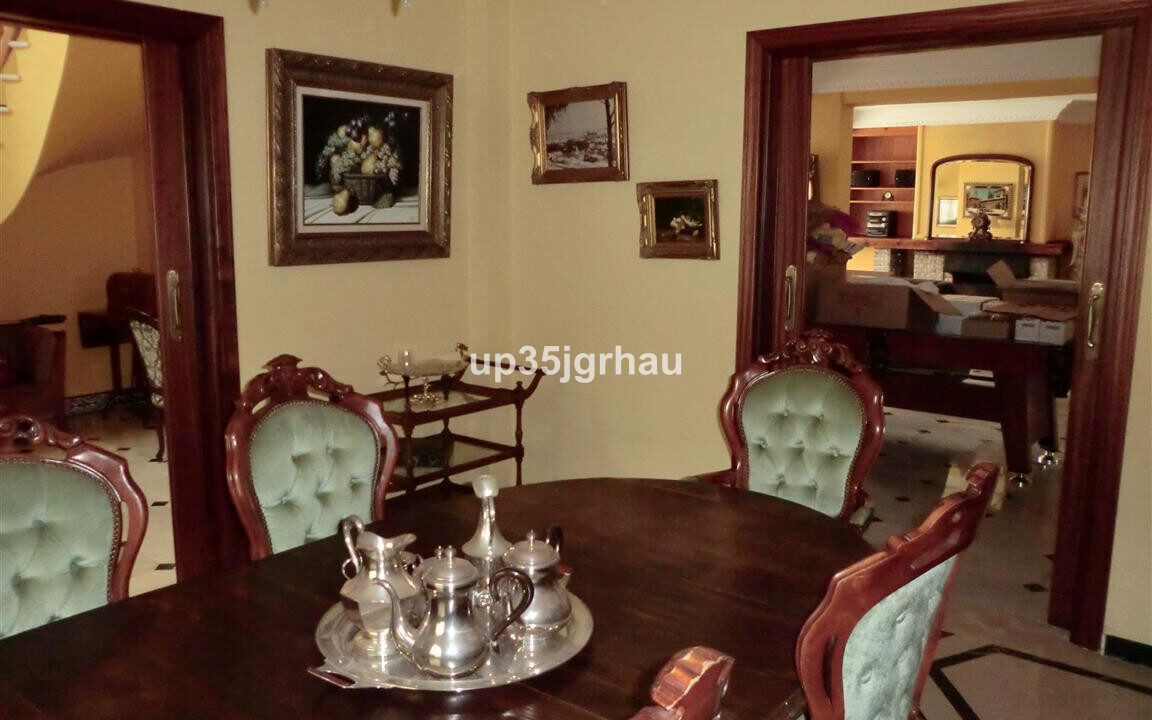 Detached Villa for sale in Málaga Estepona Costa del Sol Spain - Jacques Olivier Marbella