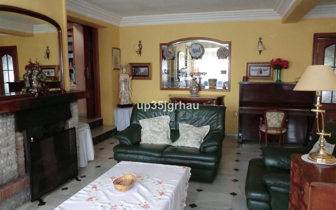 Detached Villa for sale in Málaga Estepona Costa del Sol Spain - Jacques Olivier Marbella