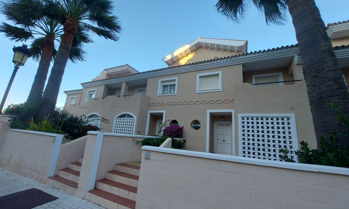 Townhouse for sale in Málaga La Duquesa Costa del Sol Spain - Jacques Olivier Marbella