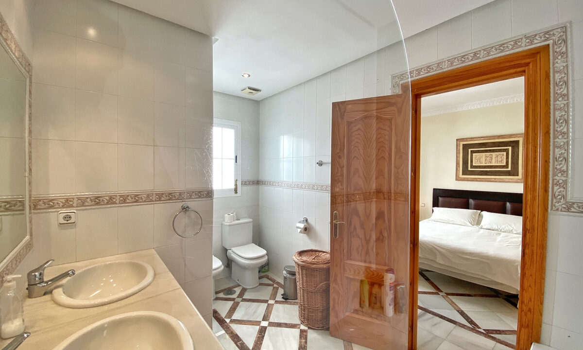 Ground Floor Apartment for sale in Málaga Nueva Andalucía Costa del Sol Spain - Jacques Olivier Marbella