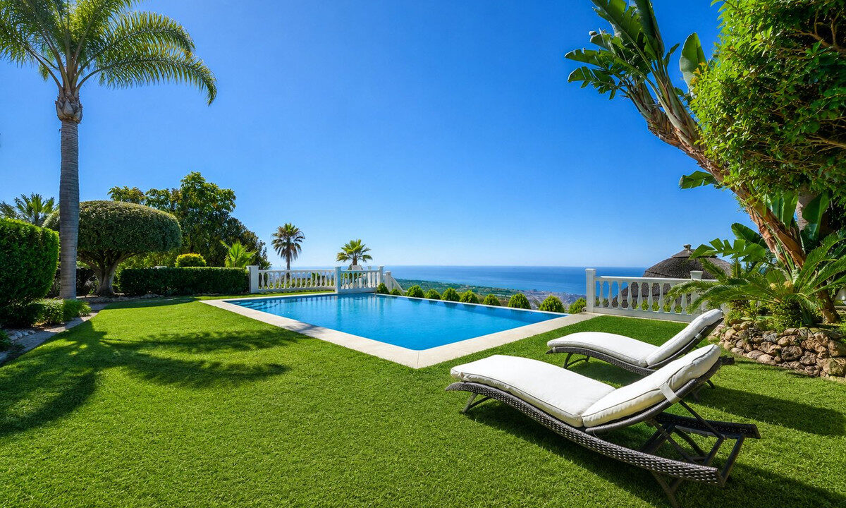 Detached Villa for sale in Málaga Altos de los Monteros Costa del Sol Spain - Jacques Olivier Marbella