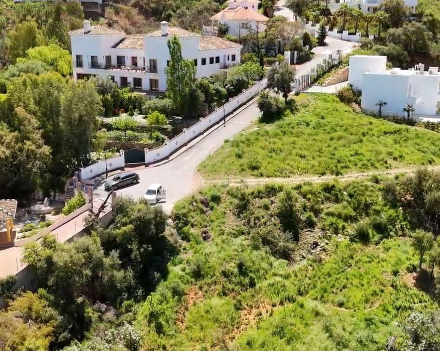 Residential Plot for sale in Málaga La Mairena Costa del Sol Spain - Jacques Olivier Marbella
