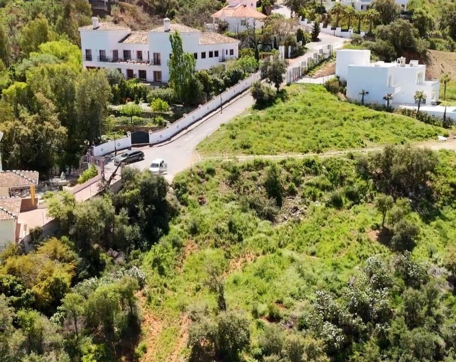 Residential Plot for sale in Málaga La Mairena Costa del Sol Spain - Jacques Olivier Marbella