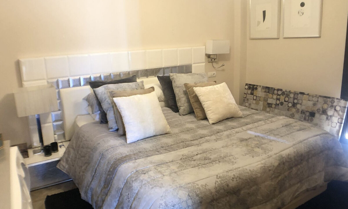 Middle Floor Apartment for sale in Málaga New Golden Mile Costa del Sol Spain - Jacques Olivier Marbella